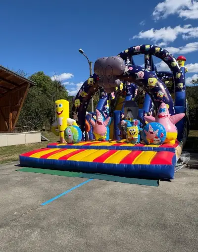 Skákací hrady, skluzavky, kolotoč, rodeo býk