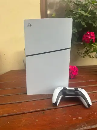 PS5 Digital edition + volant logitech G29 (Cena není pevná)