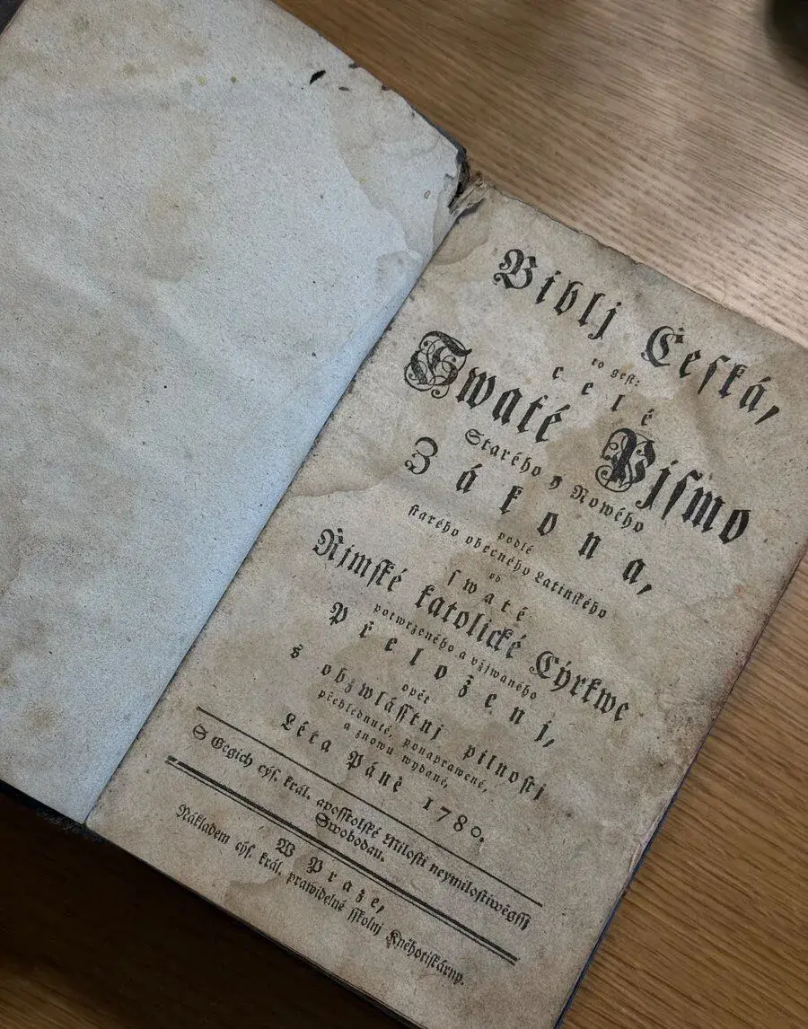Vzácná Bible Česká z roku 1780 + Bible z r. 1872