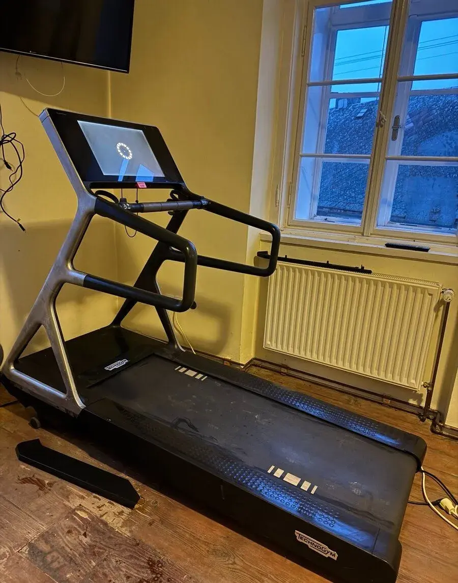 běžecký pás Technogym