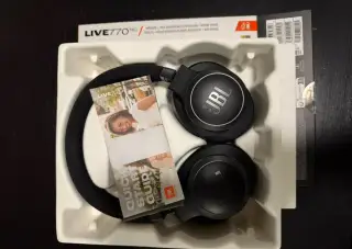 Sluchátka JBL