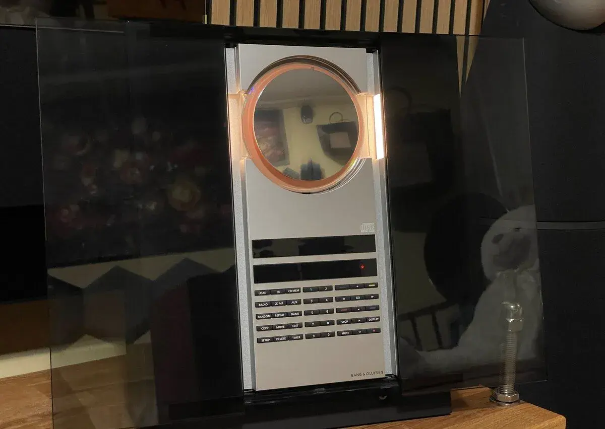 Bang&Olufsen BeoSound 3200 - perfektní stav + ovladač Beo4