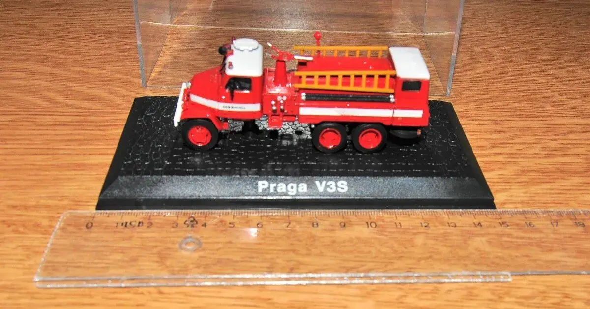 PRAGA V3S HASIČI - MODEL