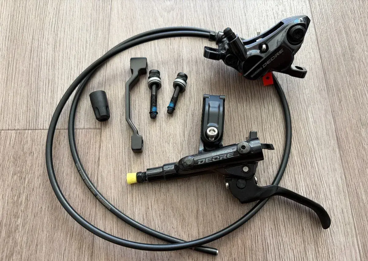 Přední kotoučová brzda Shimano Deore M6120 4píst + adaptér