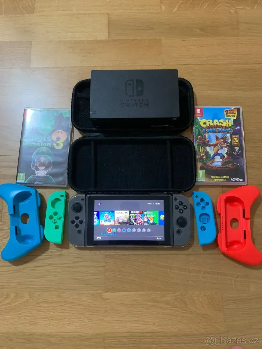 Nintendo switch V2 s hrami