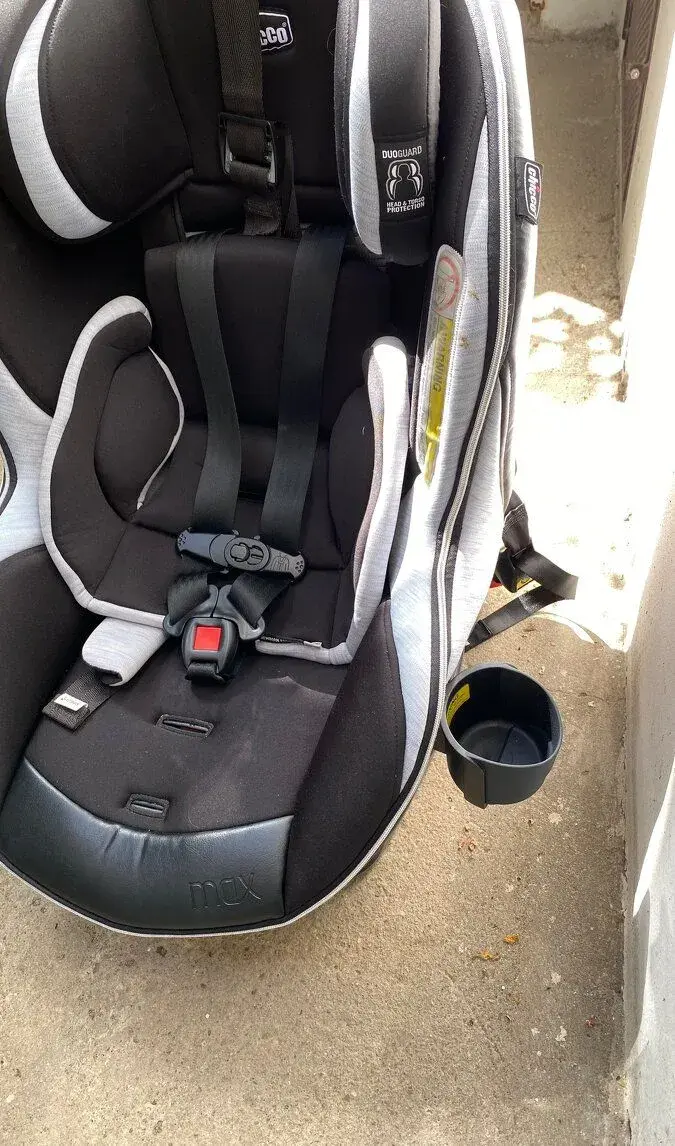 Autosedačka Chicco – otočná, rostoucí se zumo, 9 poloh náklo