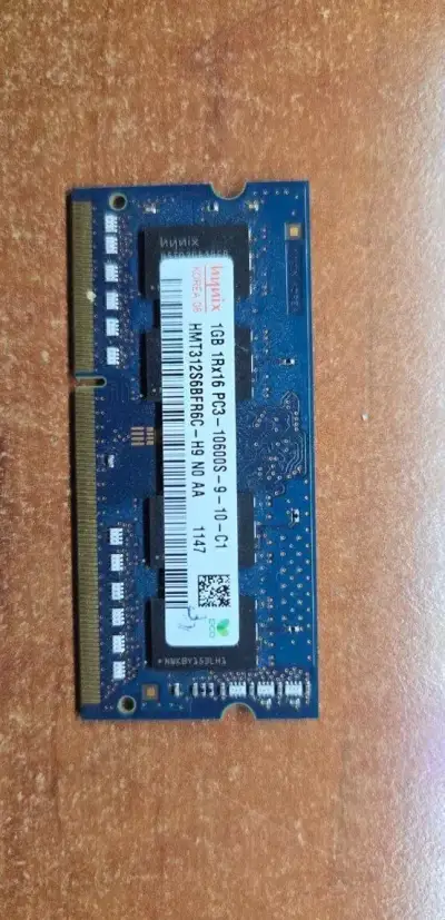 Notebook RAM: Kingston 2GB DDR3 + 2× Hynix 1GB (DDR2+DDR3)