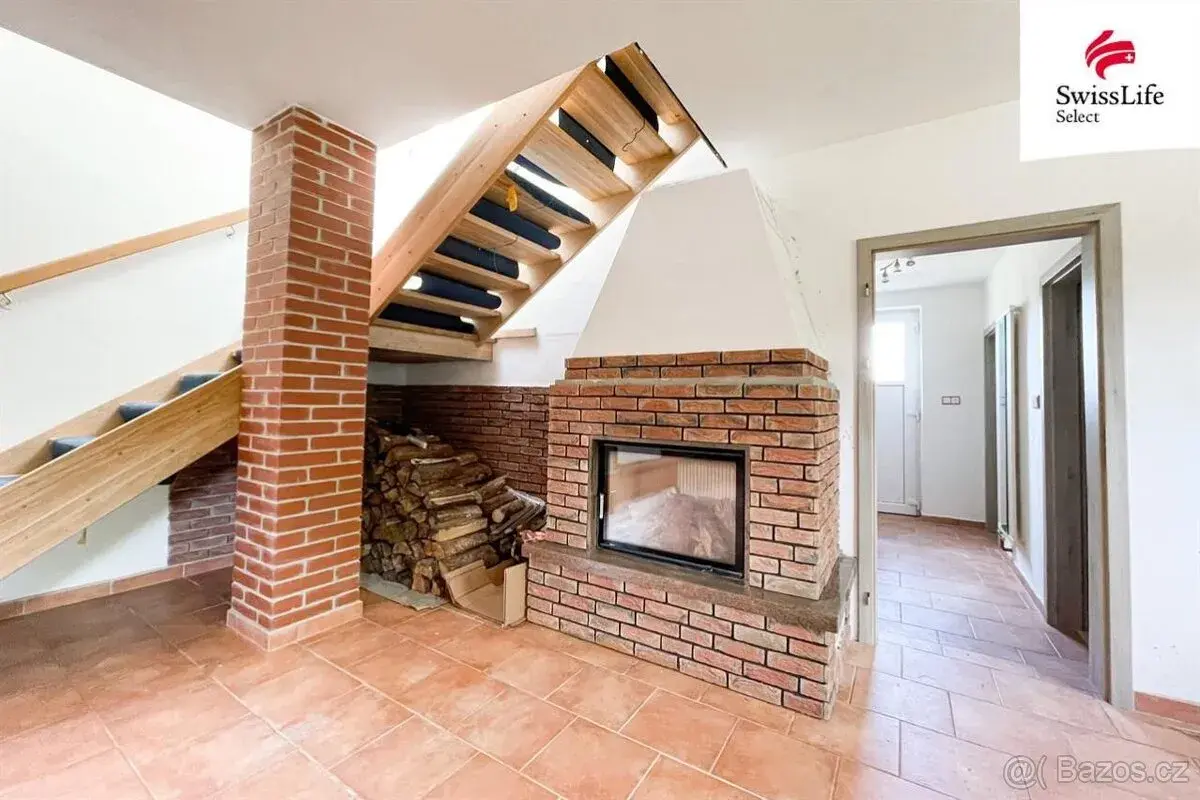 Prodej obchodního prostoru 230 m2, Dobronín