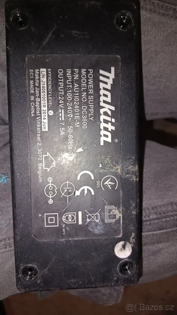 Nabíječku MAKITA DC 3600