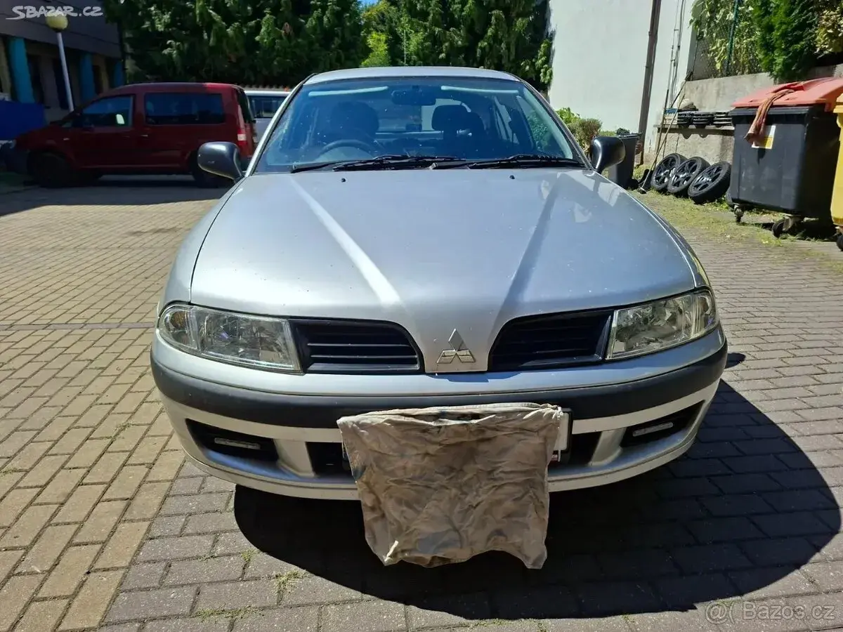 Mitsubishi carisma – 2004