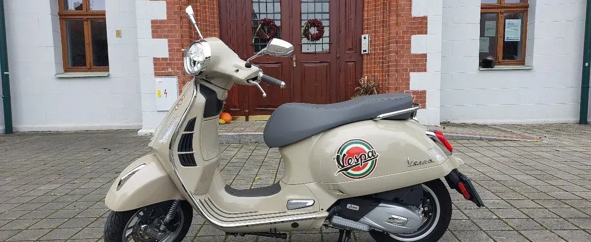 Vespa GTS 125 - Beige Avvolgente