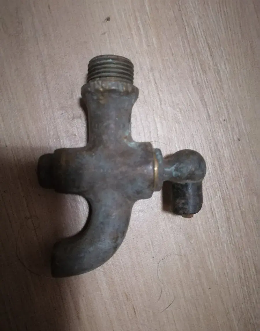 Stabilní motor kohoutek
