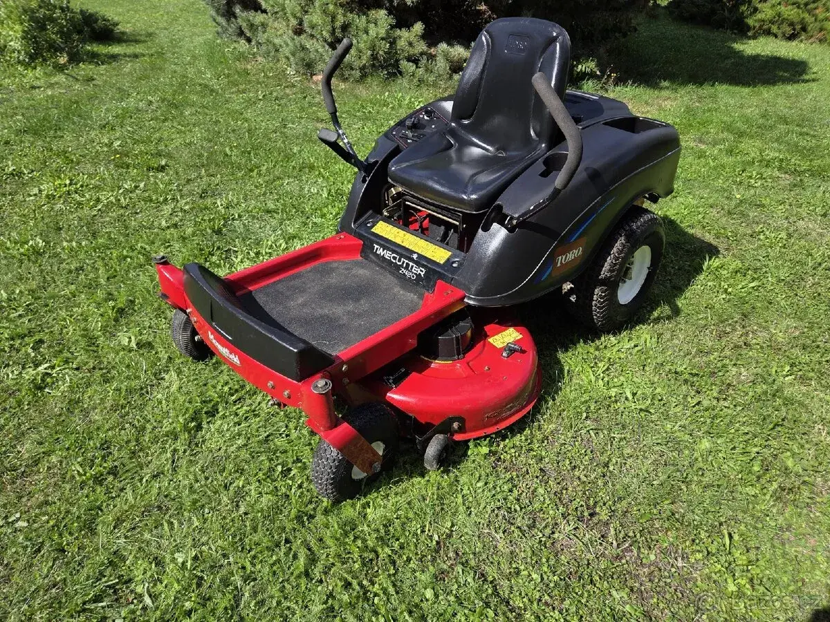 Zahradní traktůrek Toro Z420 (zero-turn)