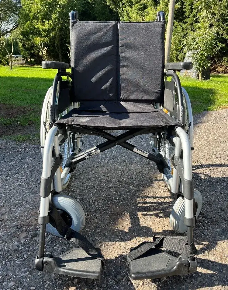 Invalidní vozík Breezy - Repas
