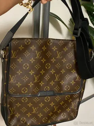 Louis Vuitton org messenger