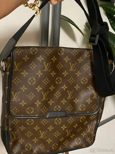 Louis Vuitton org messenger