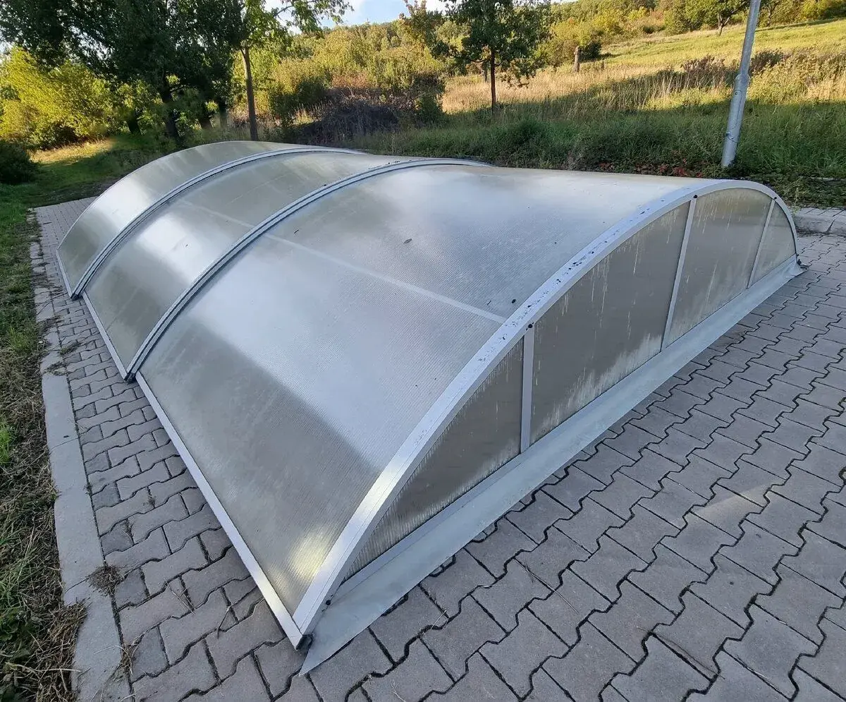 Zastřešení bazénu