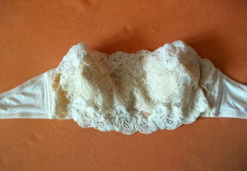 Krásná ozdobná PODPRSENKA od zn. LISCA, 80B