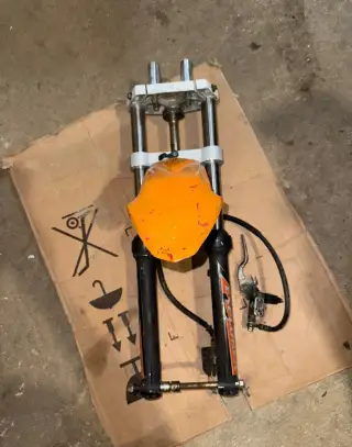 Přední tlumiče na pitbike