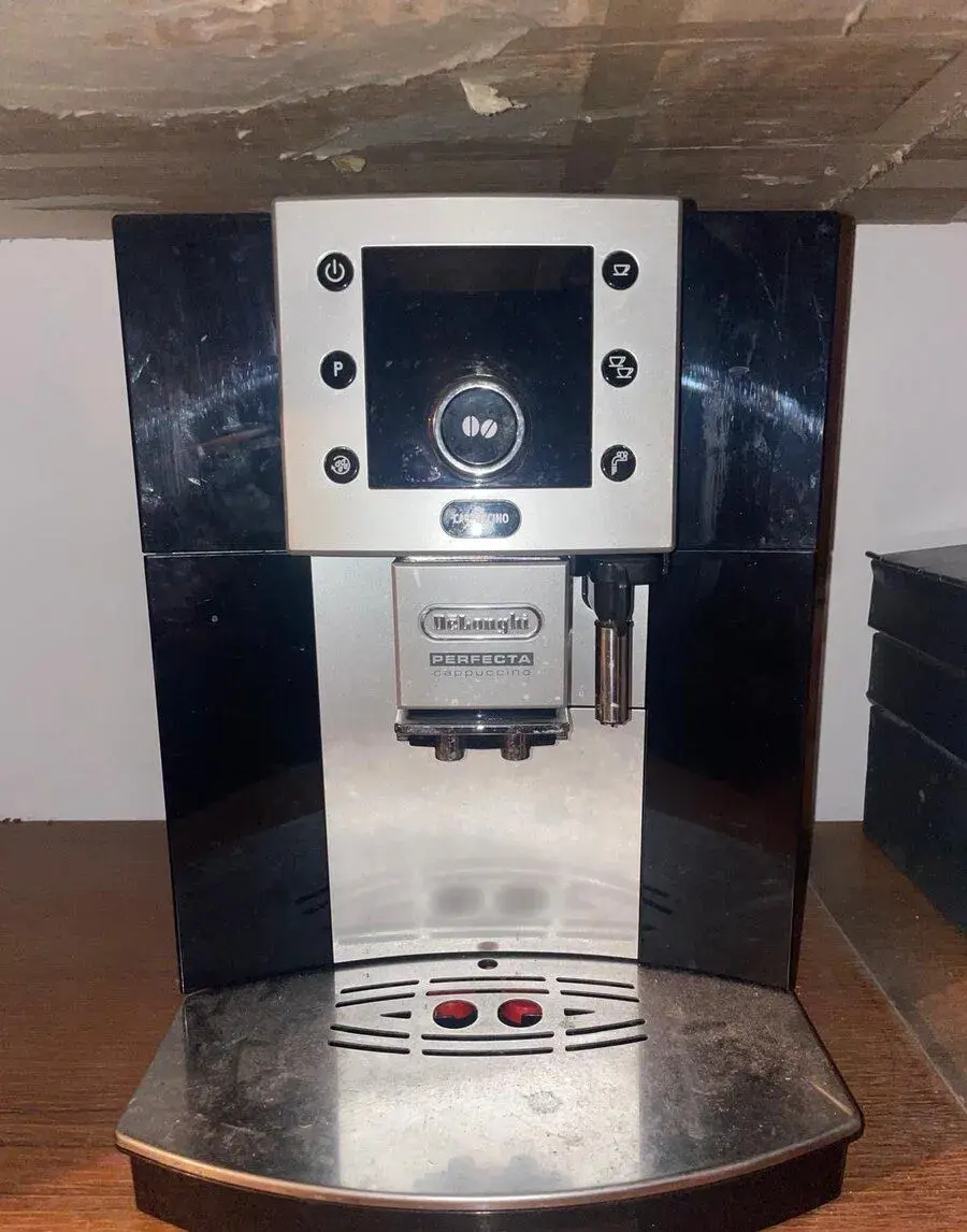 De’Longhi Perfecta Cappuccino – na náhradní díly nebo opravu