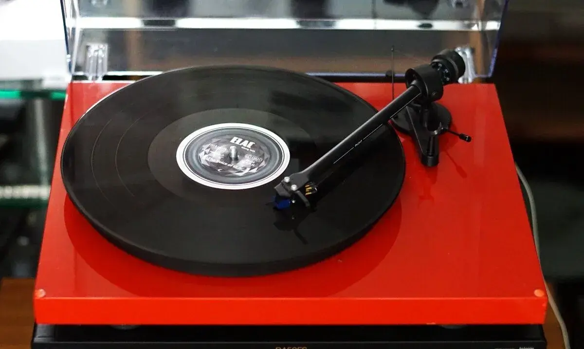 PRO-JECT DEBUT III COLOR RED s new SUMIKO OYSTER