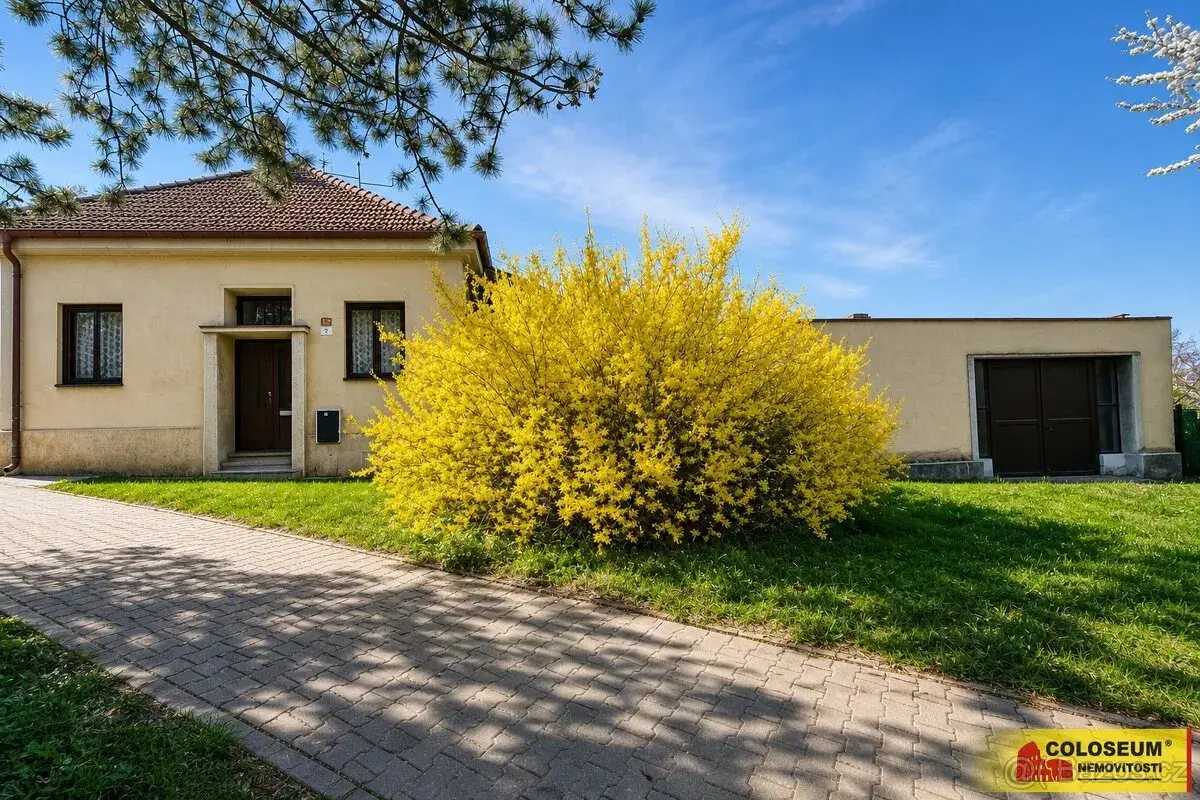 Vyškov - město, RD 4+1, 115 m², zahrada, dvojgaráž, dva skle
