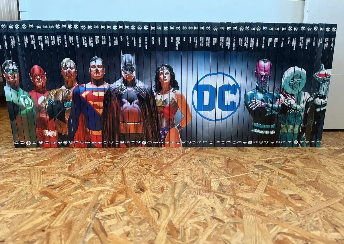 DC Komiksový komplet – 54 kusů