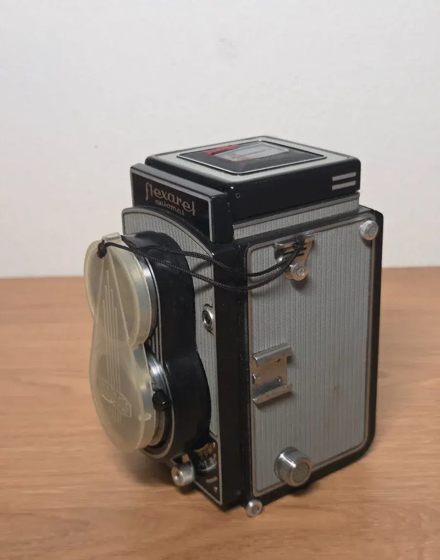 Dvouoká zrcadlovka Flexaret VI Automat (Meopta)