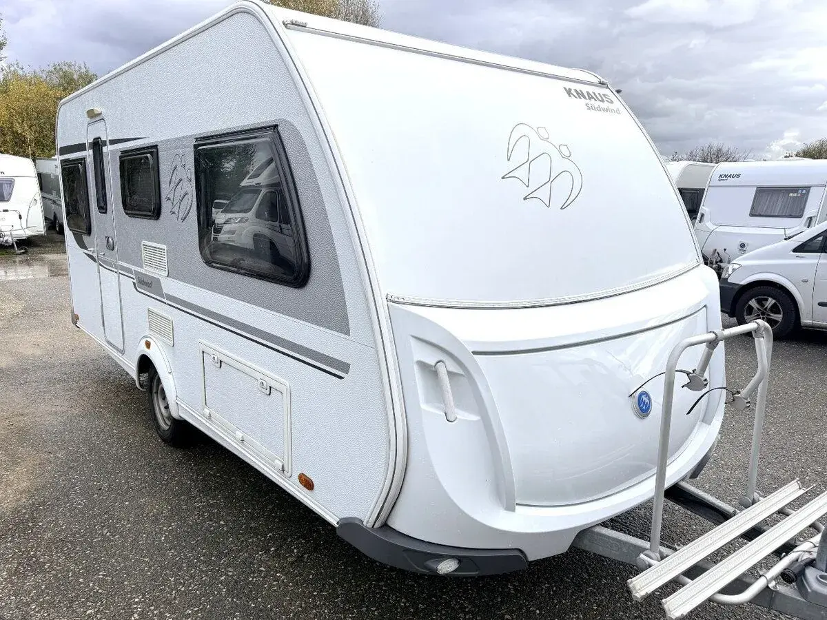 Knaus Südwind 460 EU, NOSIČ KOL, ULTRAHEAT, PODLAHOVÉ TOPENÍ