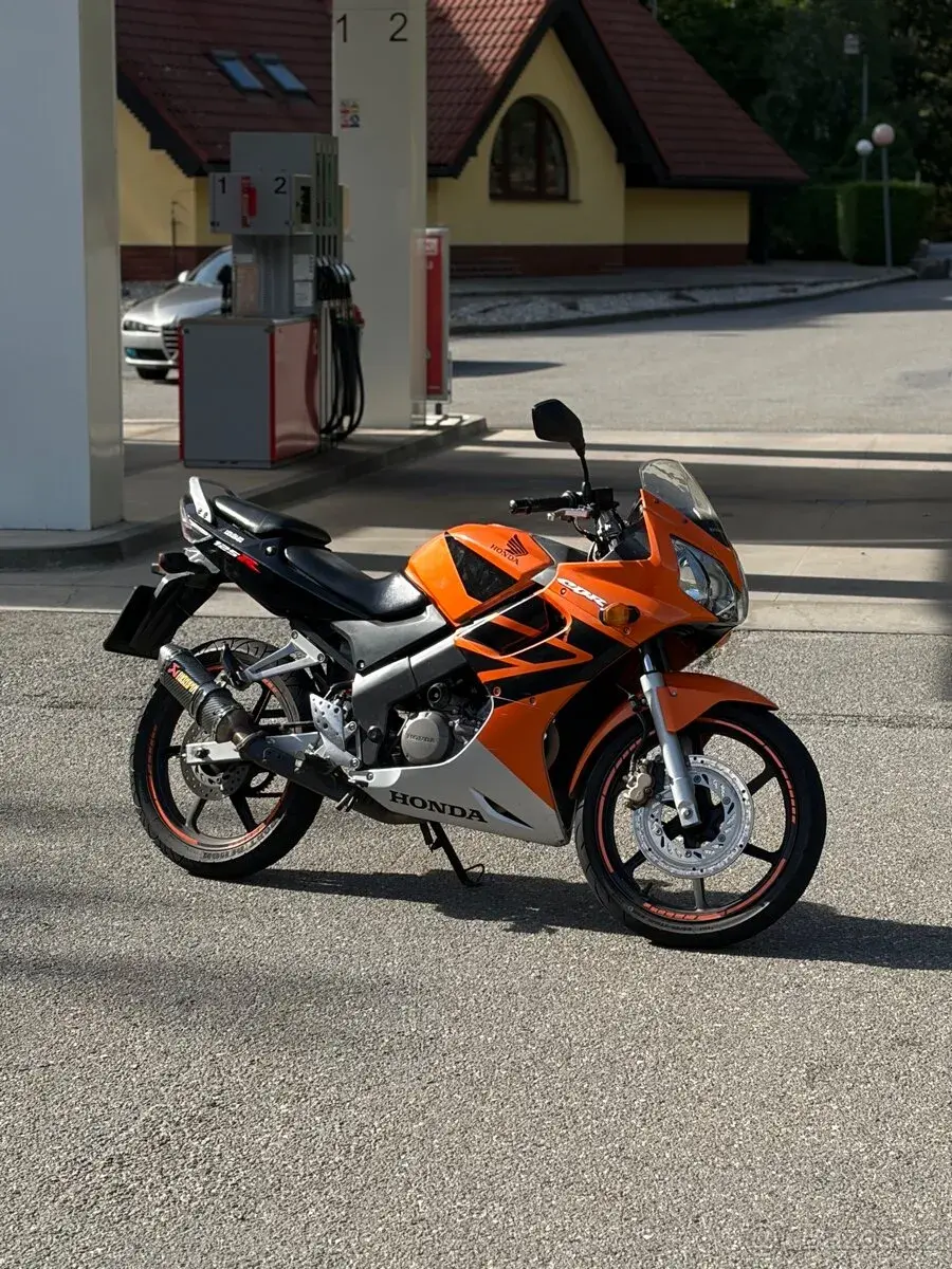 Honda cbr 125r