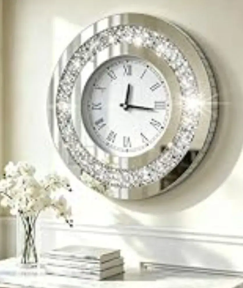 hodiny v glamour stylu