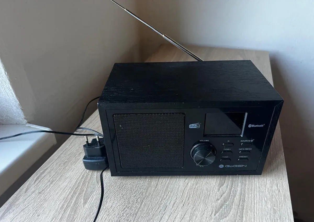 DAB+ / FM rádio s Bluetooth GoGEN DAB 620 BTCB – černé