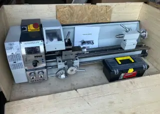 Stolní soustruh na kov 1100W (210x600mm)