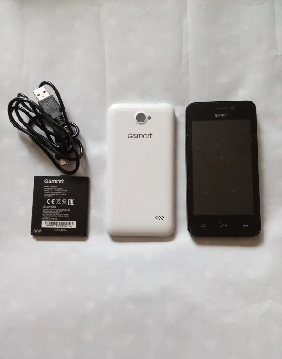 RETRO SMARTPHONE GIGABYTE GSMART T4-KOMPLETNI BALENI