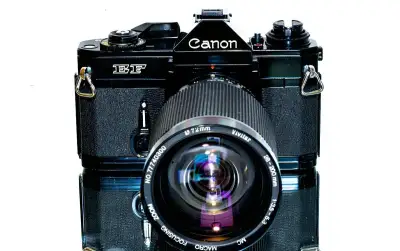 Canon EF + 28-200mm STAV