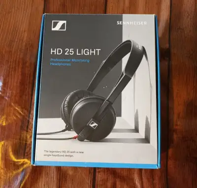 Sennheiser HD25 light sluchátka
