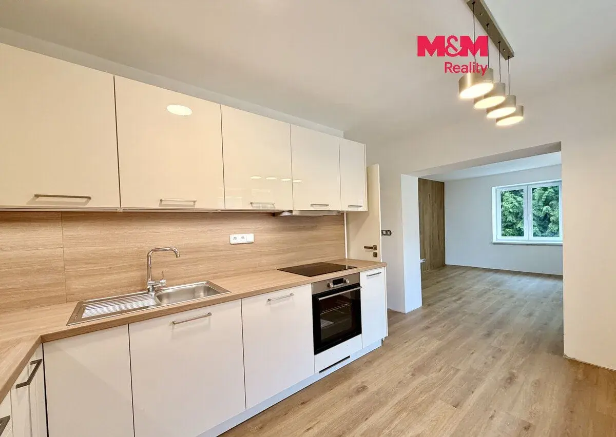 Pronájem bytu 2+1, 60 m², Zlín, ul. Prlovská