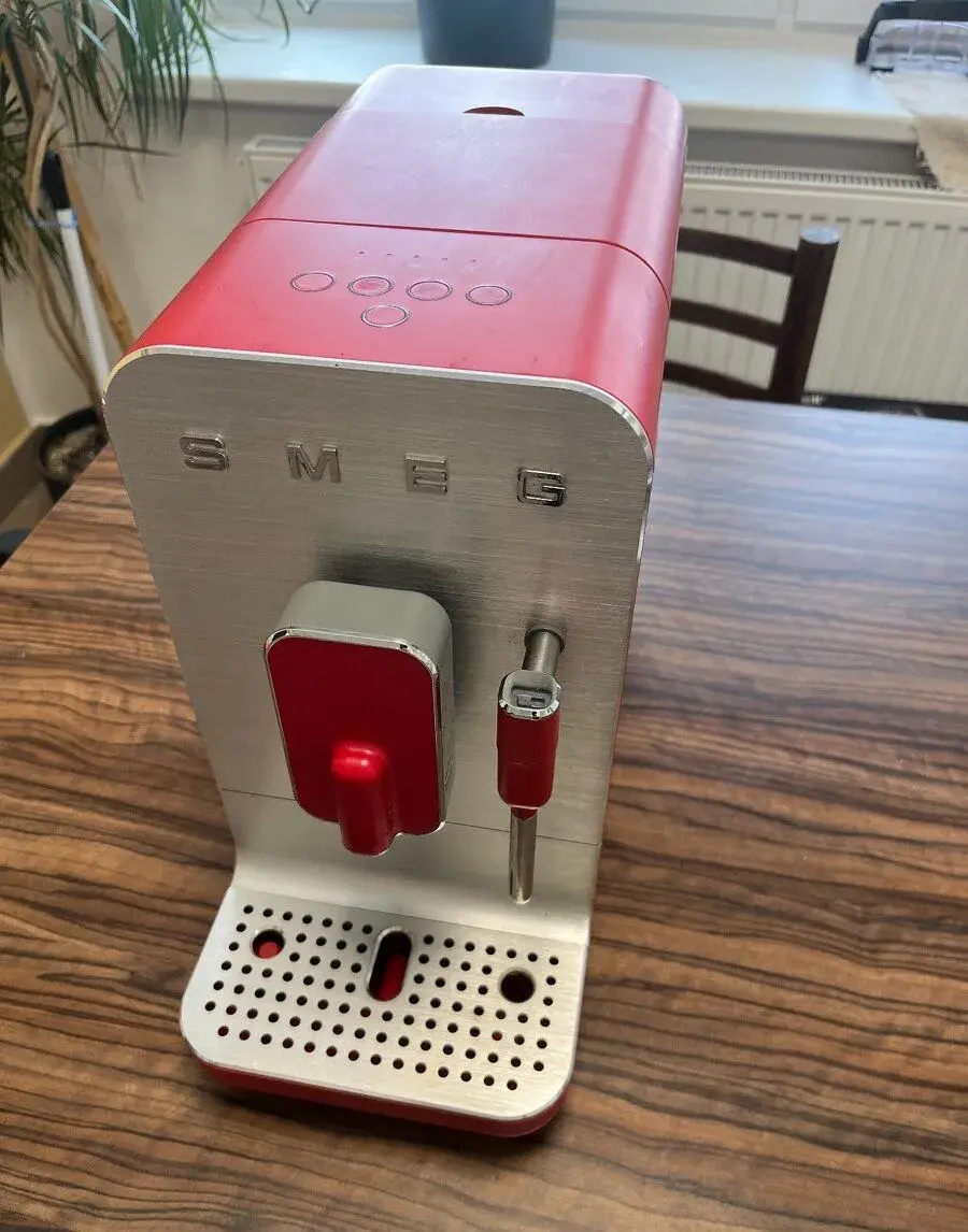 Kávovar Smeg BCC02RDMEU