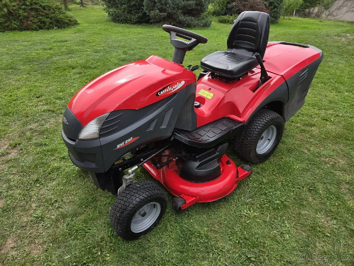Zahradní traktor Castel Garden XHX 240 139 MTH