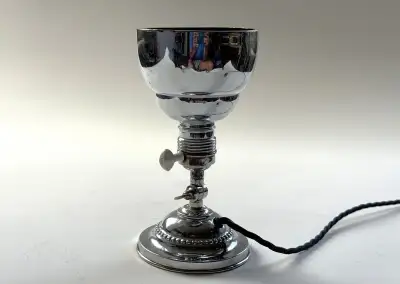 Chromová stolní i nástěnná lampa, kalich. Kup teď
