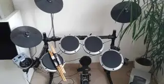 Elektronická bicí souprava