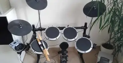 Elektronická bicí souprava