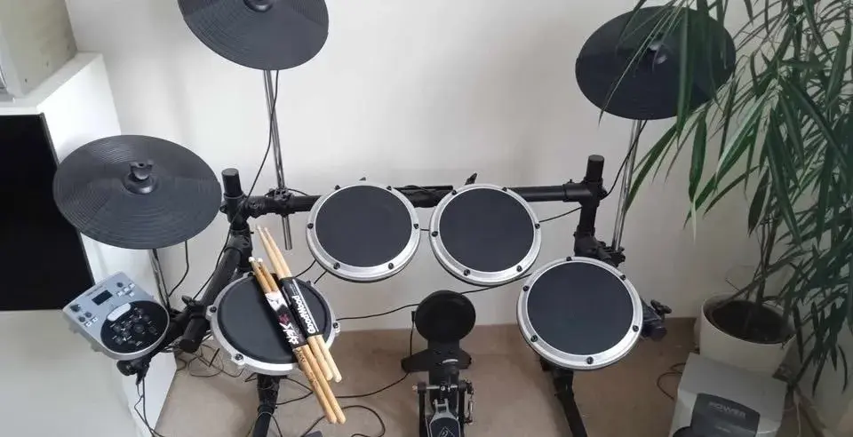 Elektronická bicí souprava