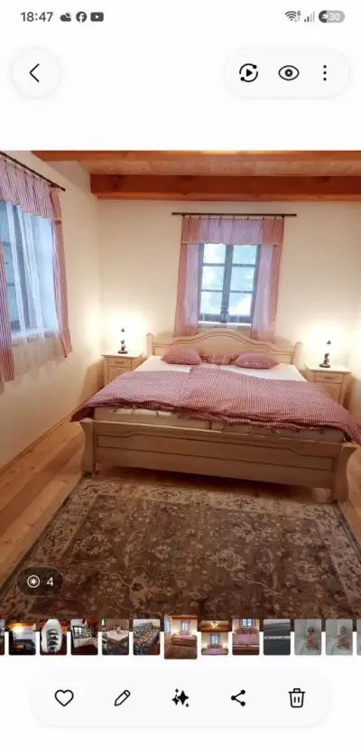 Masivní manželská postel