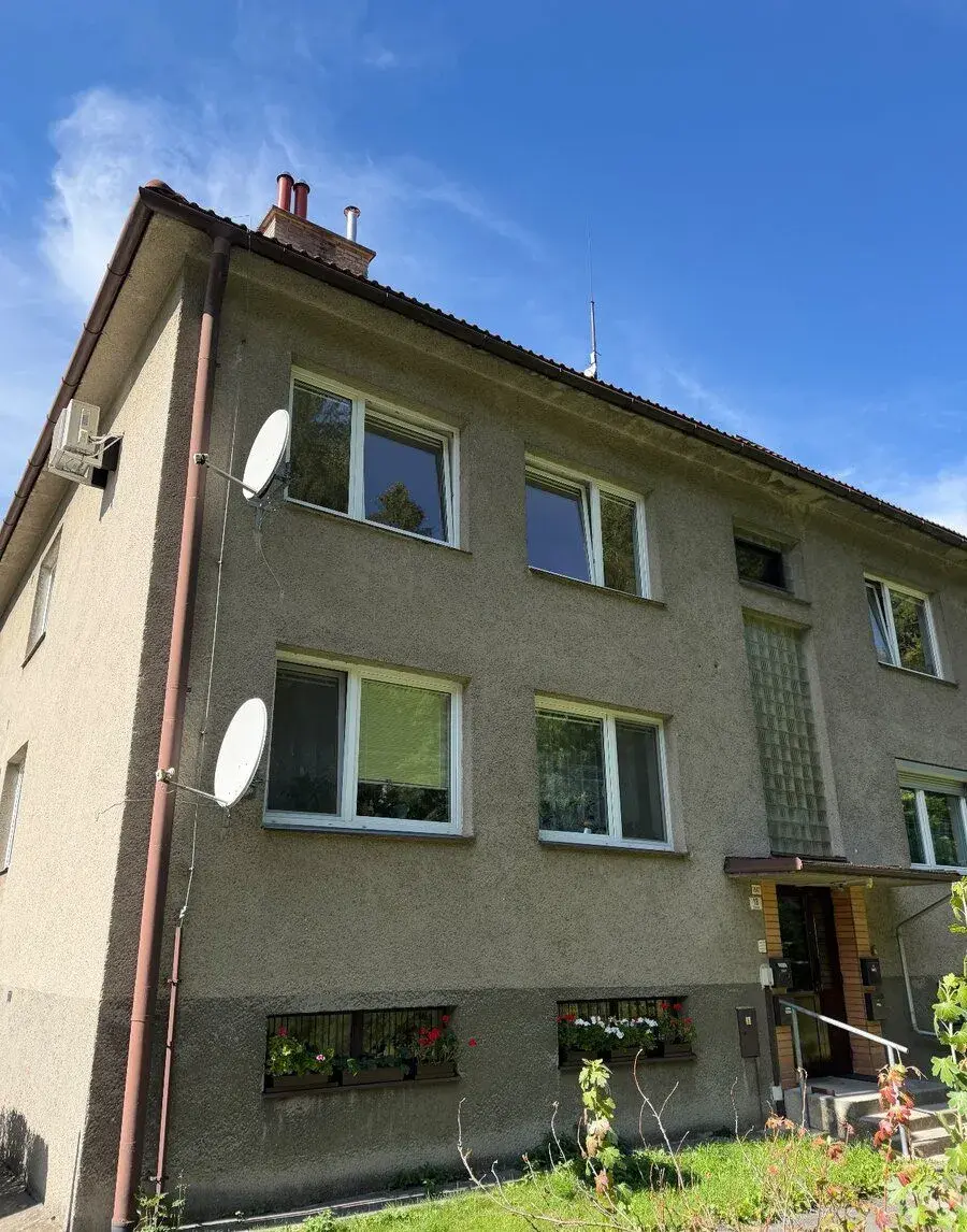 Byt 3+1 78m2 s krbem a zahradou, Vsetín - Semetín