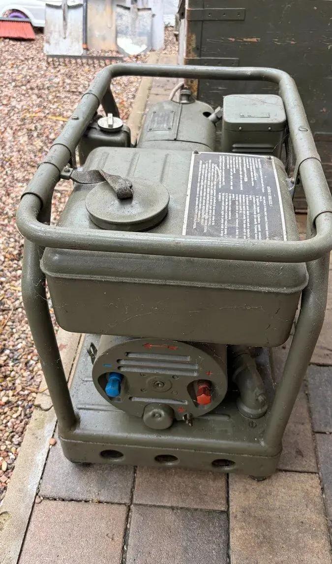 Vojenská elektrocentrála NS 600 / ZB6 – nepoužitá, orig. bed