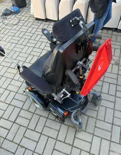 Elektrický invalidní vozík Permobil M300
