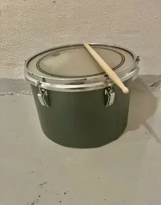 Buben na fandění.