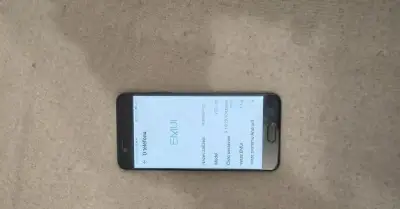 Mobilní telefon Huawei P10