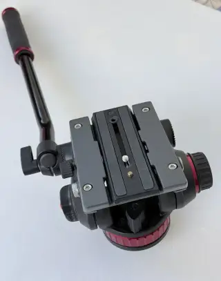 Manfrotto MVH 502AH videohlava, perfektní stav